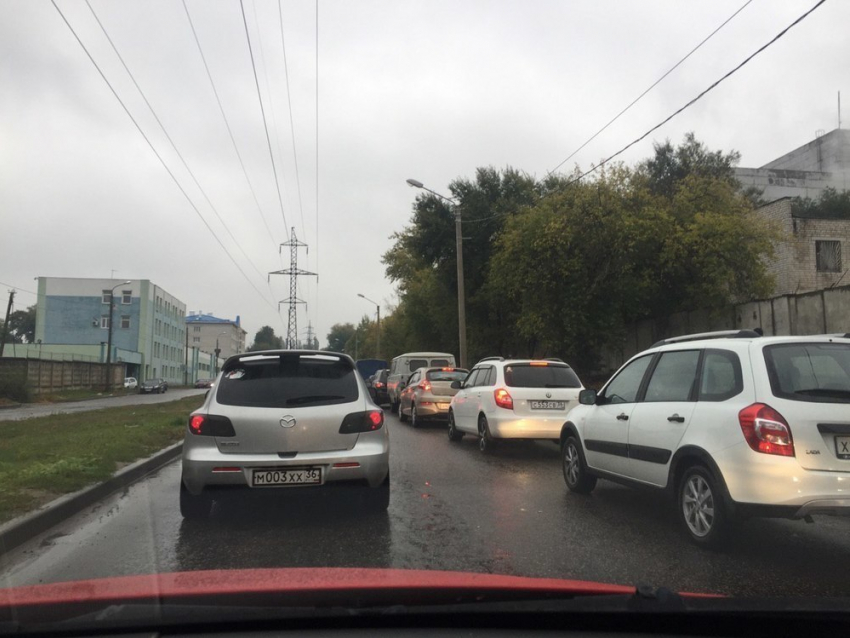 Дождь спровоцировал огромные пробки в Воронеже