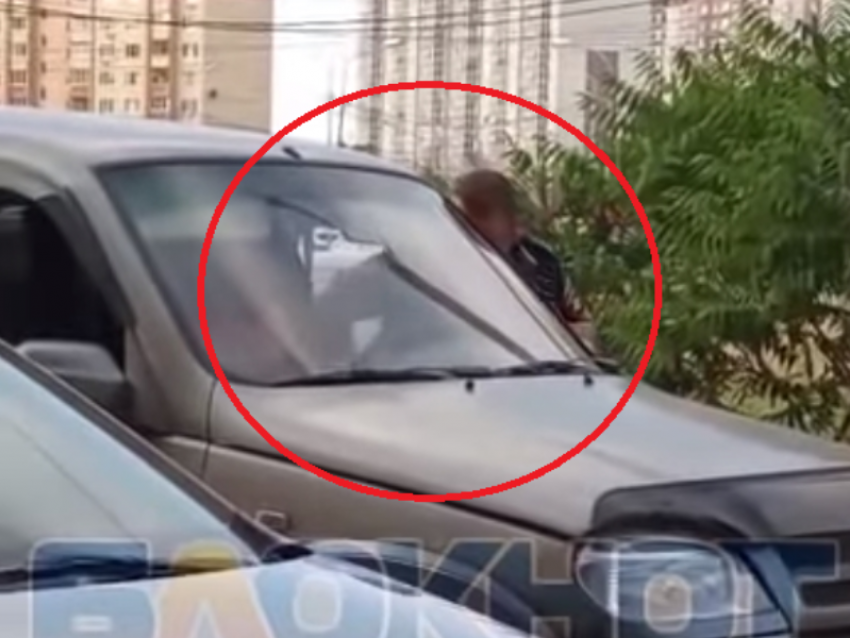 Полиция прокомментировала драку между участковым и «криминальным авторитетом» в Воронеже 