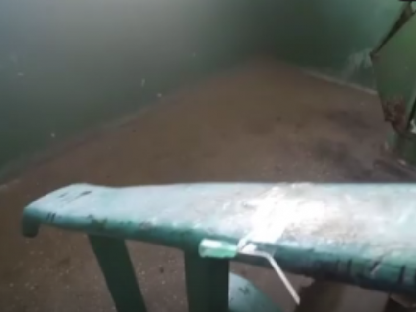 Подозрительные иголки появились на перилах в подъезде дома в Воронеже 