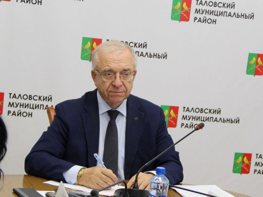 Глава Таловского района Виктор Бурдин отмечает 66-й день рождения в Воронежской области