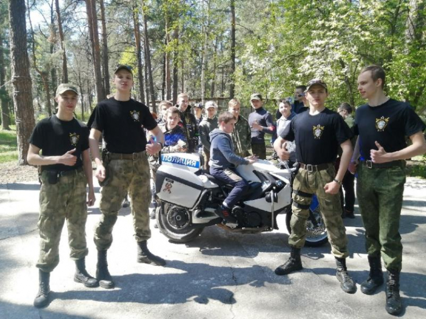 Воронежских школьников научили выживать в дикой природе