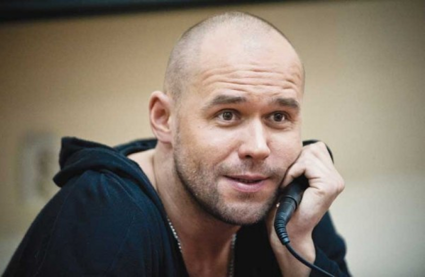 "Глухарь» прочитает воронежцам стихи и споет песни