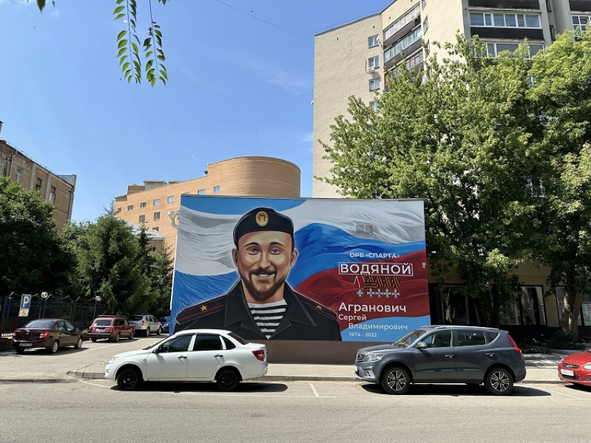 Граффити с легендарным бойцом появилось в Воронеже 
