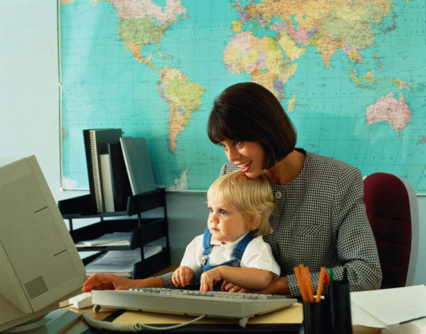 В Воронеже каждая третья работающая мама готова пожертвовать карьерой ради семьи