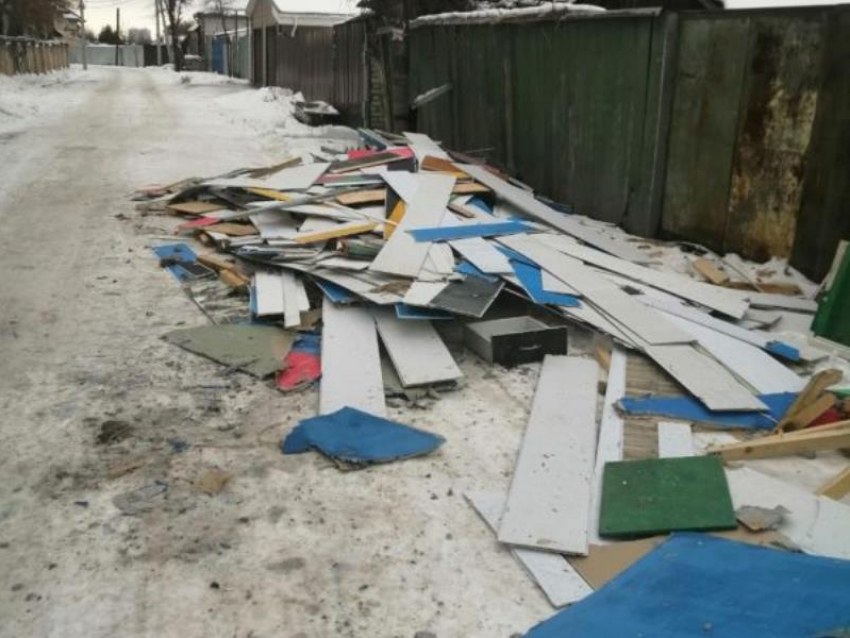 Мусорный «террор» от воронежского пенсионера показали на фото 