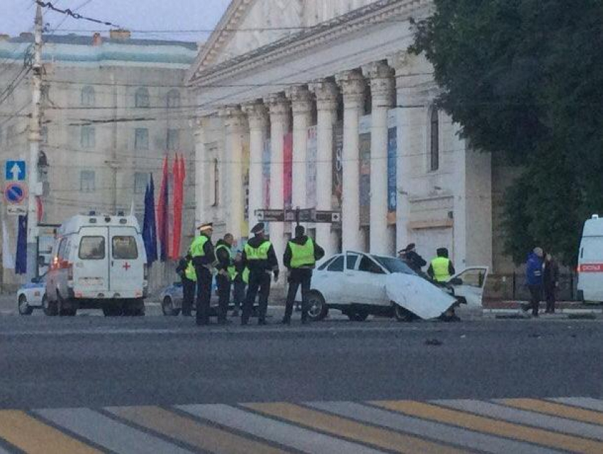  Погоня за «Вольво» закончилась жуткой аварией в центре Воронежа