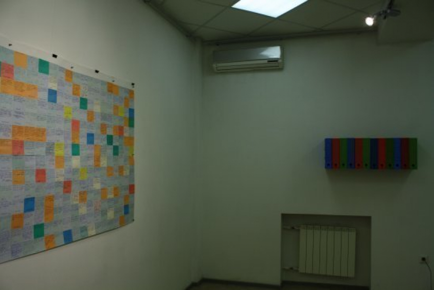 В Воронеже показали искусство из канцелярских папок