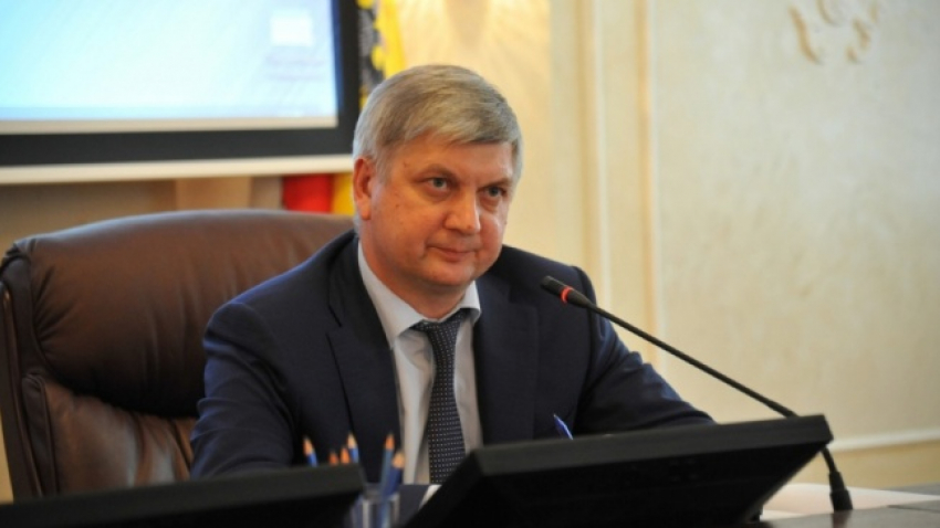 В Воронеже Гусев призвал разработать методы борьбы с тендерными рейдерами