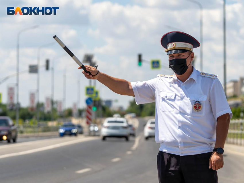 Воронежских таксистов предупредили о новом полицейском рейде