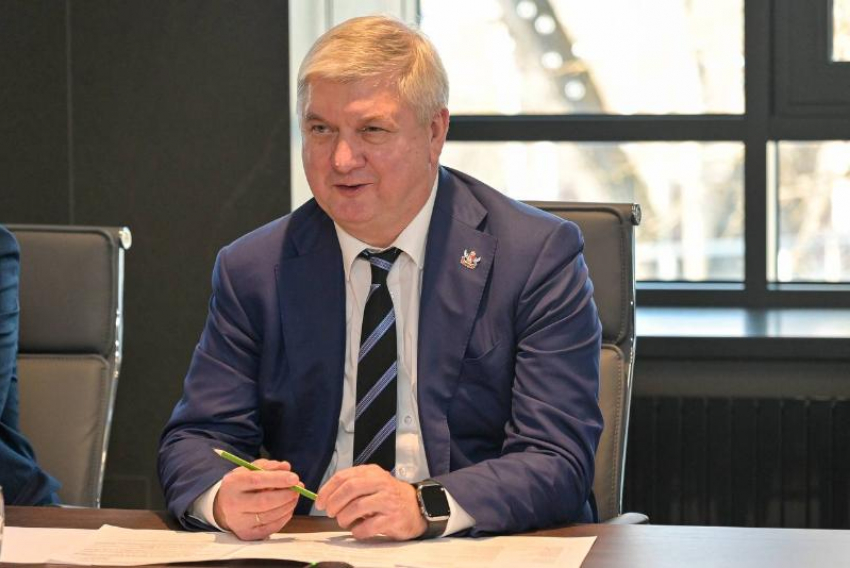 Кто займется печатью поздравлений от имени губернатора Воронежской области 