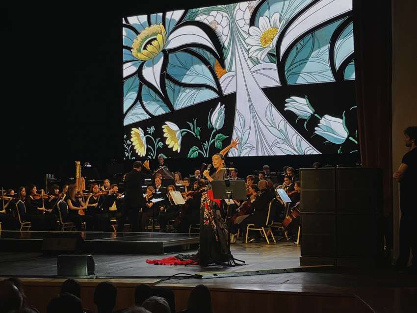 Цена страсти: мультижанровый спектакль «Нунча» показали воронежцам