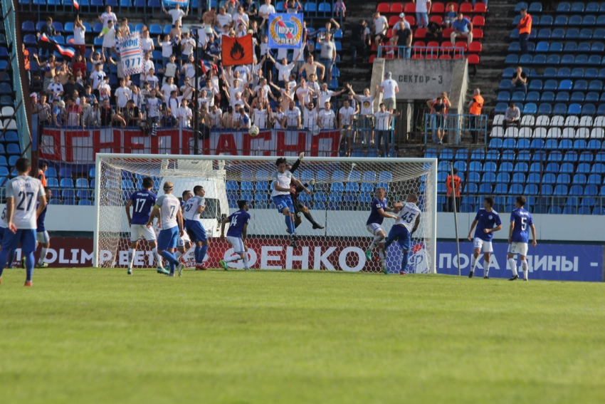 В первом домашнем матче сезона воронежский «Факел» проиграл ФК «Сочи»