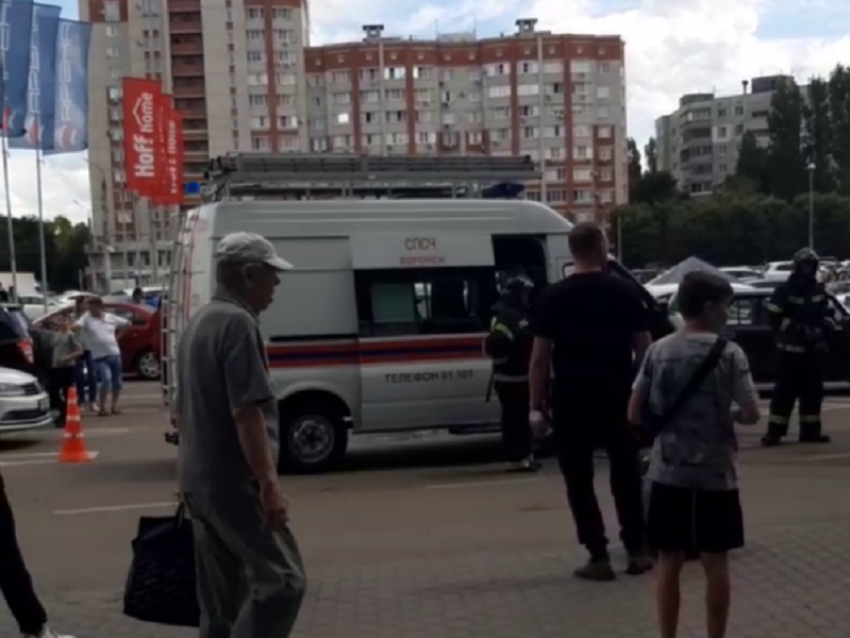 Эвакуация из ТРК «Арена» в Воронеже: что произошло
