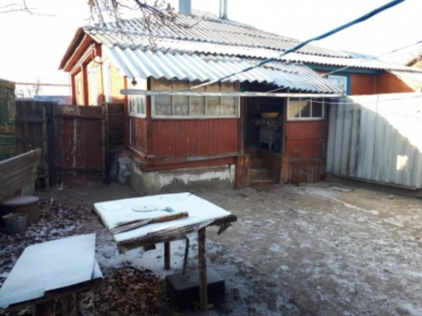 Следователи показали снимки дома, где нашли труп избитого воронежца