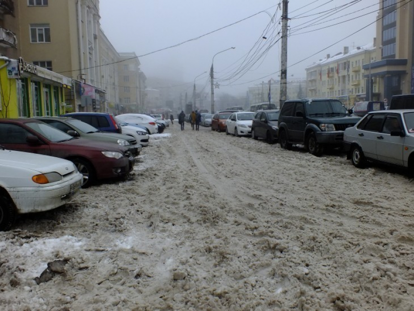 Воронежская мэрия прокомментировала ситуацию с уборкой снега на улицах (Продолжение)