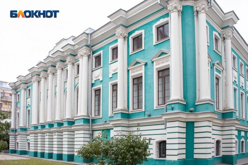 Музей, расположенный в роскошном дворце, вновь открылся 77 лет назад в Воронеже