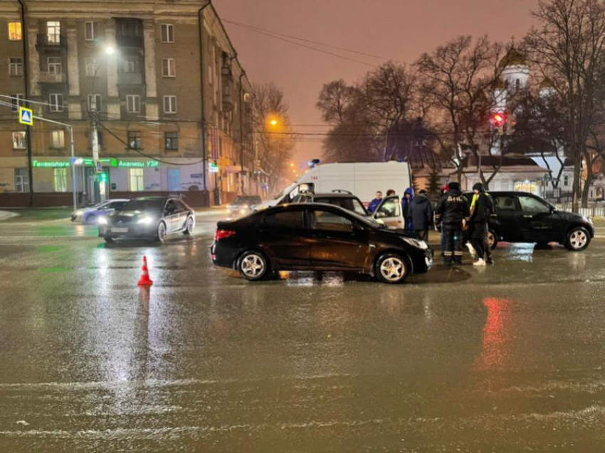 В центре Воронежа произошло смертельное двойное ДТП