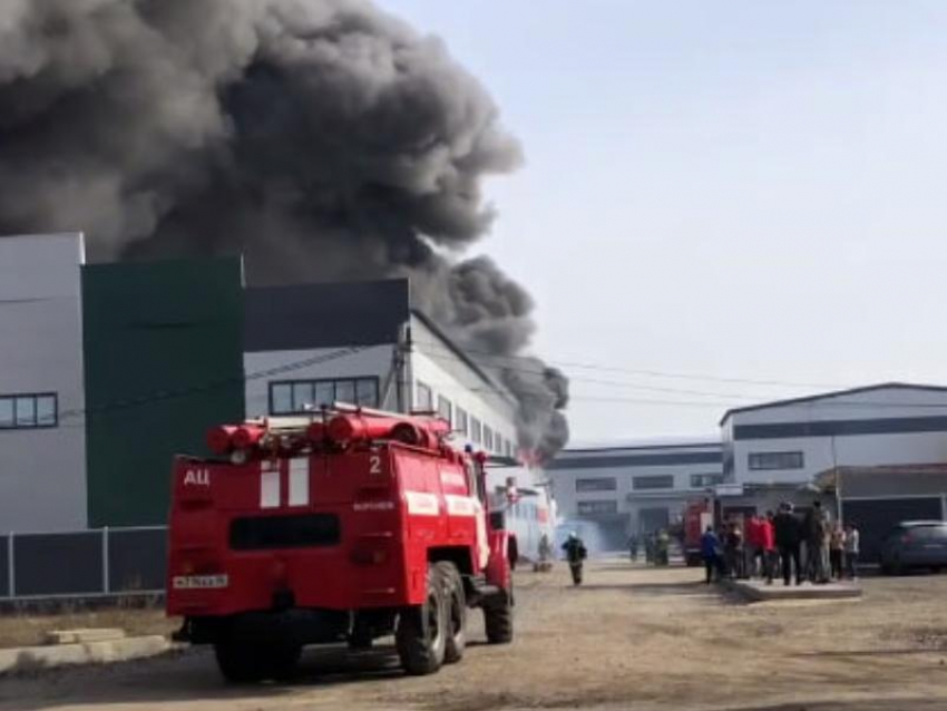 Стали известны подробности мощного пожара в Воронеже