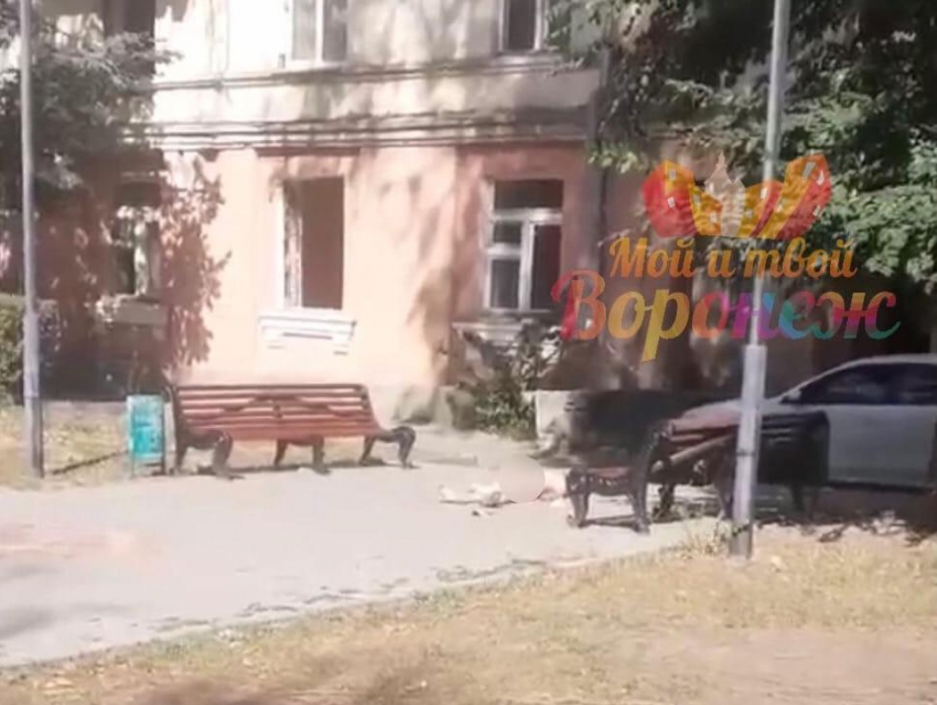 Голый мужчина, обнаруженный в Ленинском районе Воронежа, умер по неизвестной причине