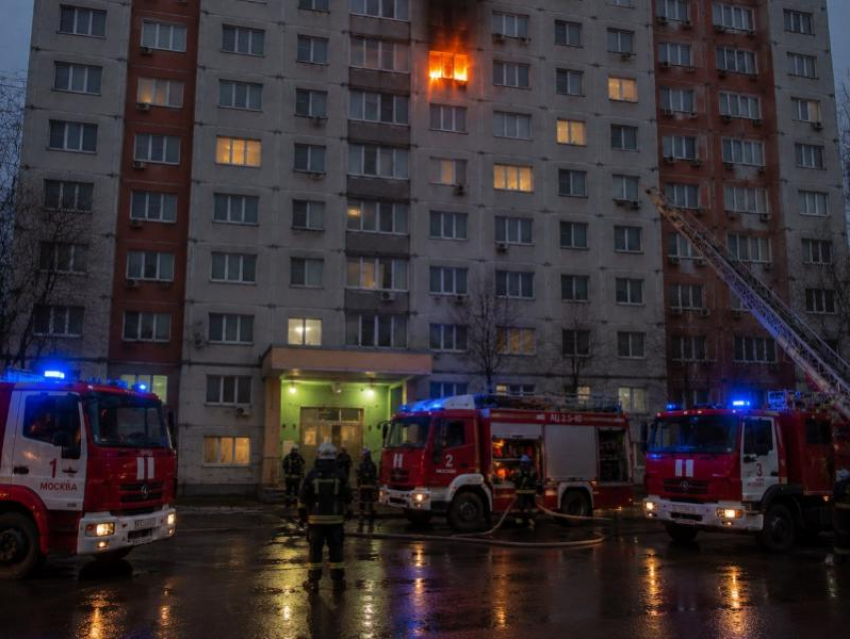 Мужчина погиб при пожаре в воронежской многоэтажке