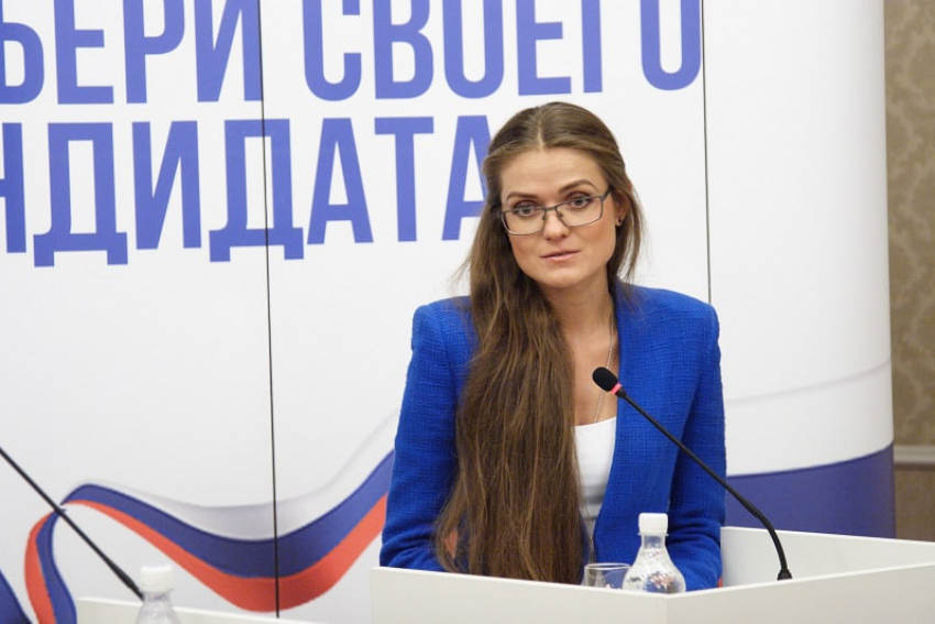 Читатели «Блокнота» определили главную красотку Воронежской облдумы