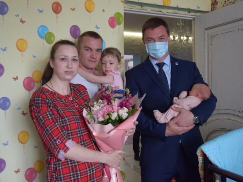 Четверняшки родились в воронежской семье 