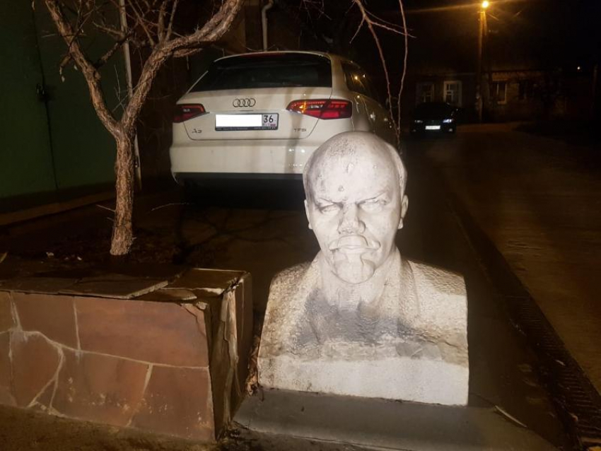 Наблюдающий за людьми бюст вождя нашли в неожиданном месте в Воронеже 
