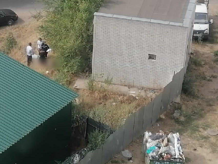 Труп женщины нашли на улице в Воронеже