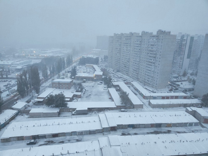 Жёлтый уровень погодной опасности из-за выпавшего снега ввели в Воронежской области