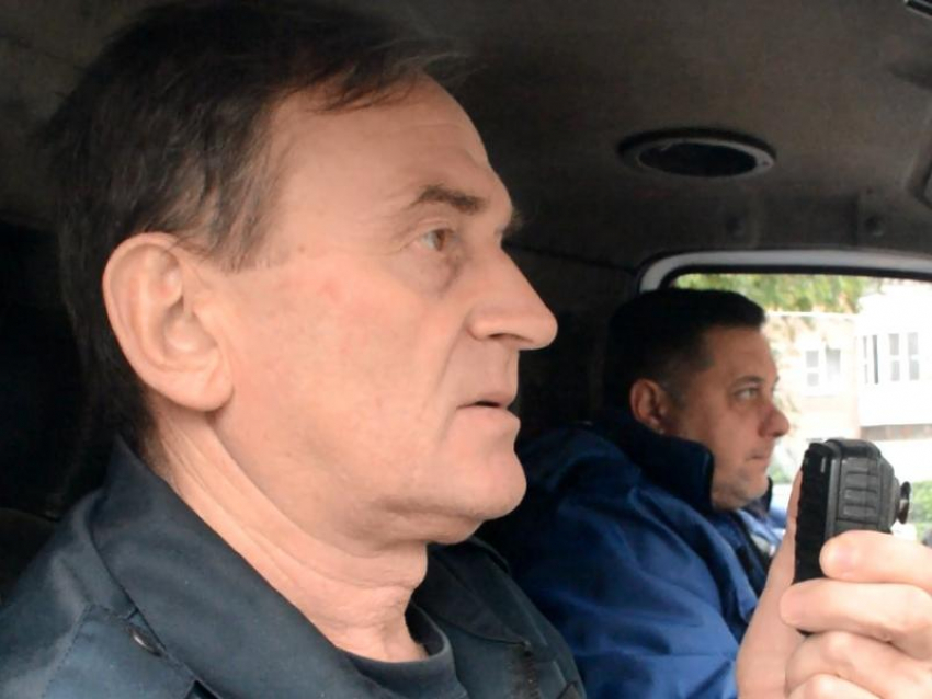 Воронежский спасатель помог двум девочкам спустится с 30-метрового обрыва