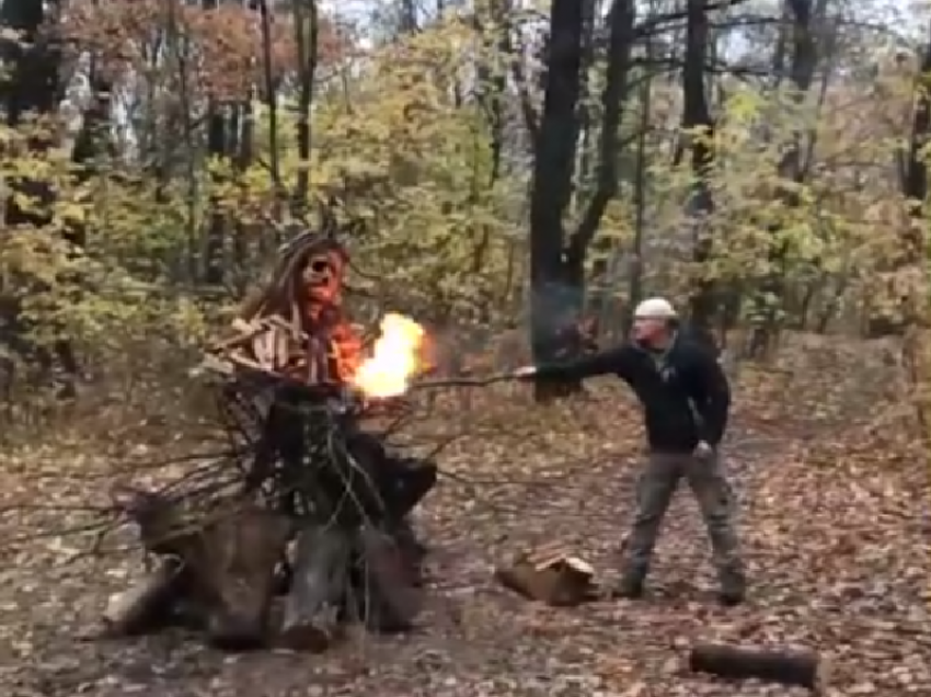 Опубликовано видео сжигания коронавирусной скульптуры под Воронежем