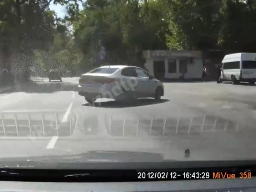 Уворот от женского вождения сняли от 1-го лица в Воронеже