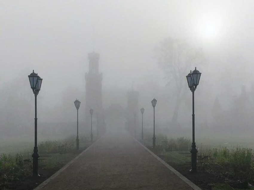 Мистическое фото с дворцом и туманом сняли под Воронежем