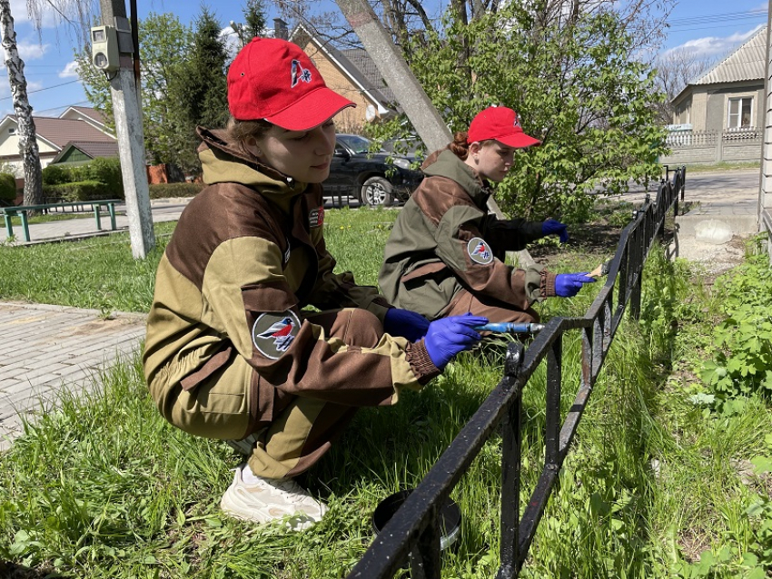 Покрасили и помыли: памятник танкистам привели в порядок воронежские волонтеры 