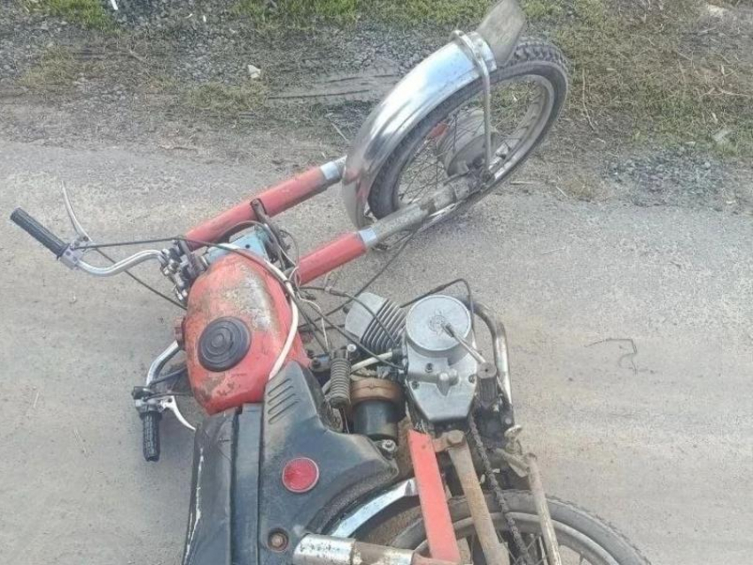 14-летняя девочка пострадала в аварии с мотоциклом, которым управлял 17-летний юноша в Воронежской области