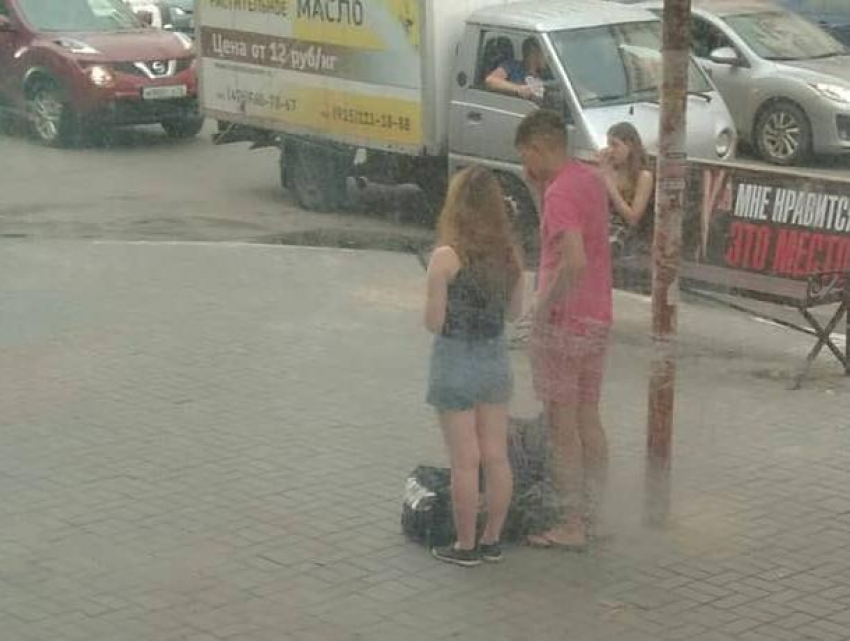 Пару «бедных» туристов приняли за наивных мошенников в Воронеже