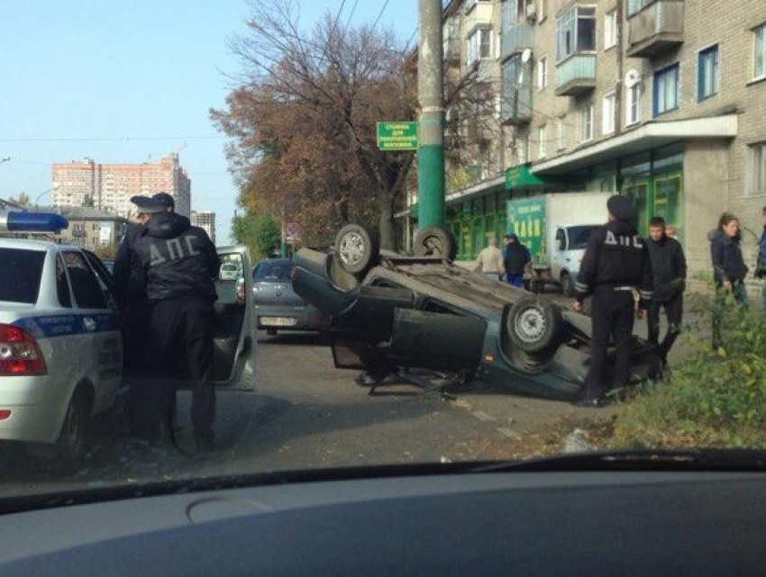 Водителя перевернувшегося автомобиля ловили в Воронеже