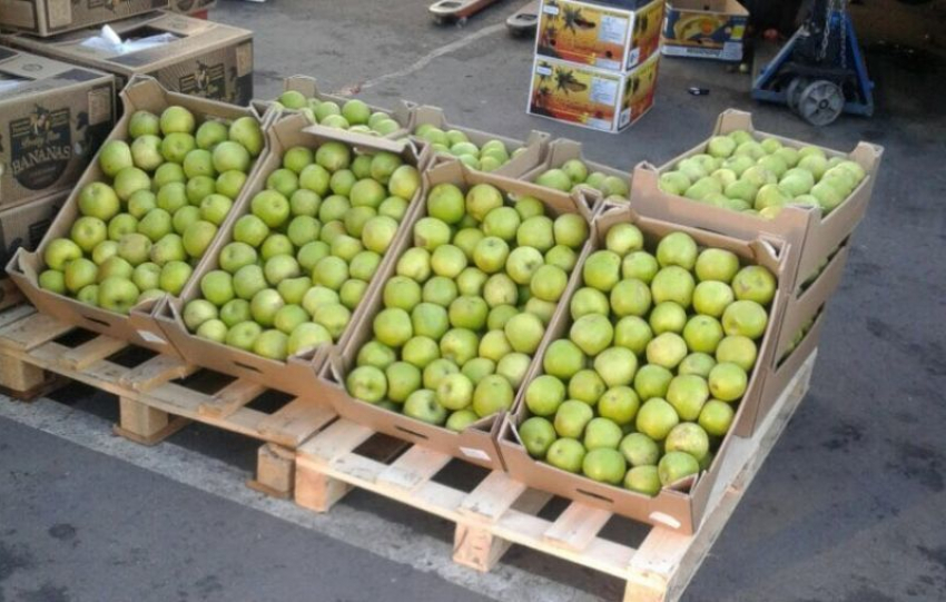 Под Воронежем в очередной раз уничтожили больше тонны польских яблок