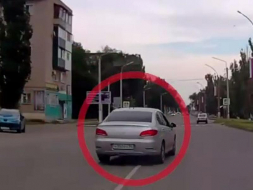 По встречке — на штраф: воронежца на «Пежо» сдали правоохранителям за лихачество