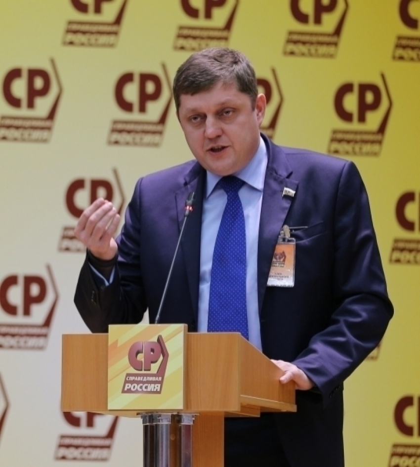 Олег Пахолков предложил ликвидировать в аэропортах ВИП-залы для чиновников