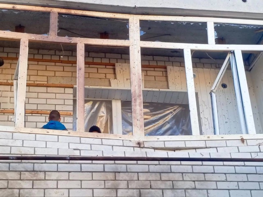 В Воронеже после атаки БПЛА повреждены десятки домов и более 250 автомобилей