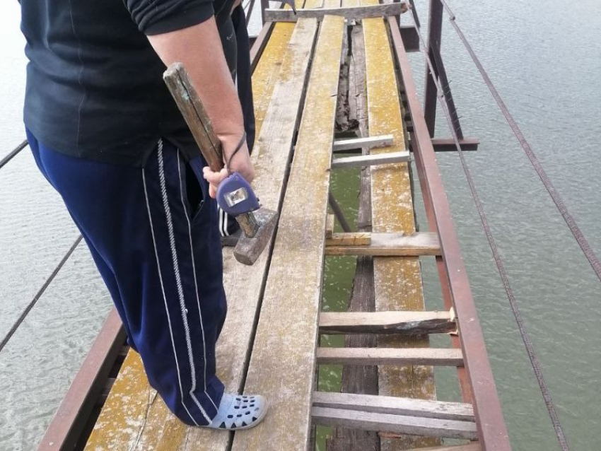 Аварийная переправа отрезала от благ цивилизации воронежское село