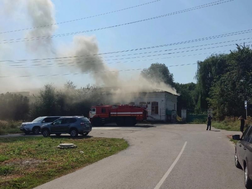 В Острогожске загорелась школа, служившая штабом Ватутину в Великую Отечественную 