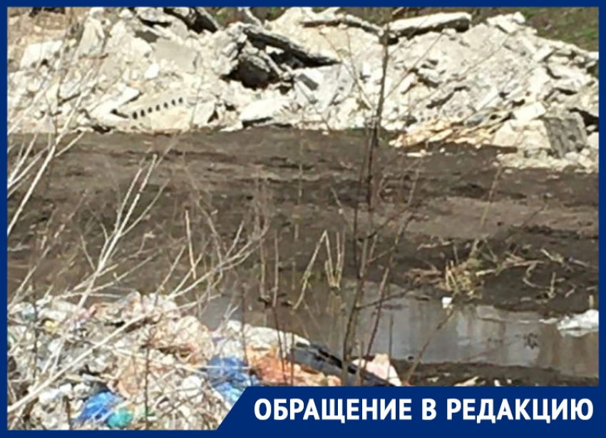 Об уничтожении реки строительным мусором рассказали в Воронежской области