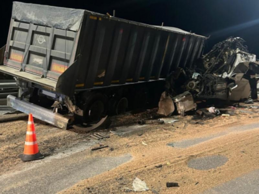 Дальнобойщик спровоцировал массовое ДТП с фурами на М-4 «Дон»