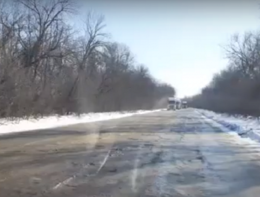 Дырявая избирательность: разбитая дорога бьет по нервам водителей в Воронежской области