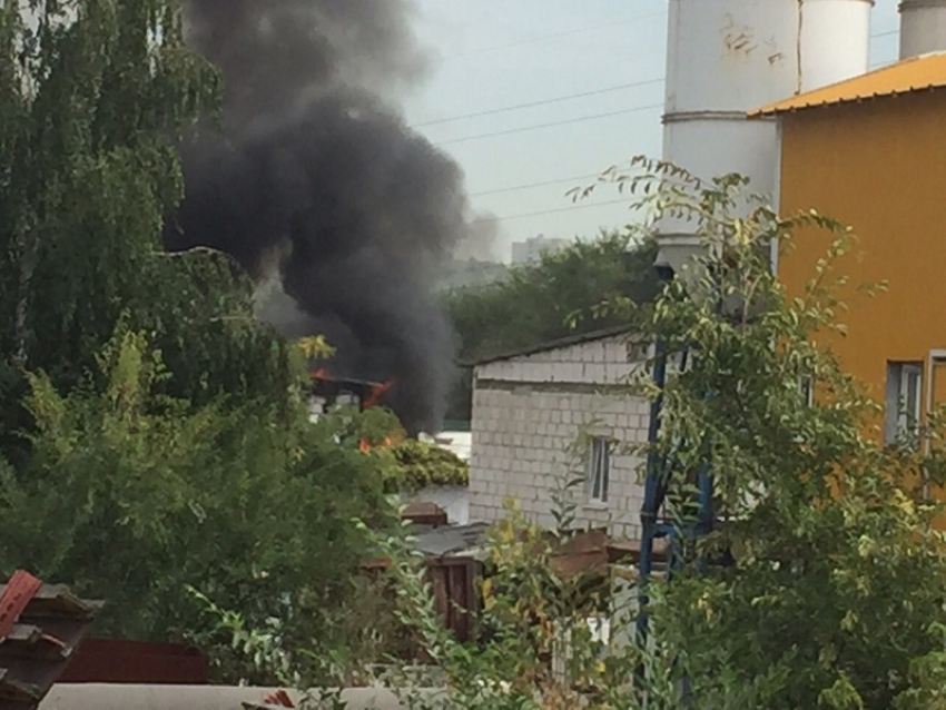 Склад дизельного топлива загорелся в Воронеже
