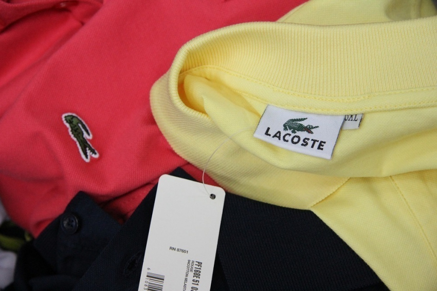 В модных магазинах в центре Воронежа торговали поддельными Louis Vuitton и Lacoste