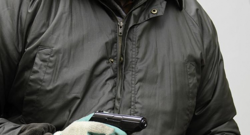 Коварный воронежец следил, как пенсионерка снимает пенсию и похитил у неё все деньги