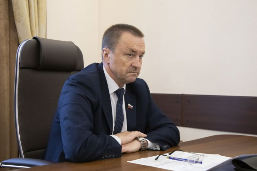 Председатель облдумы Юрий Матузов помог воронежцам в решении соцвопросов и вопросов ЖКХ